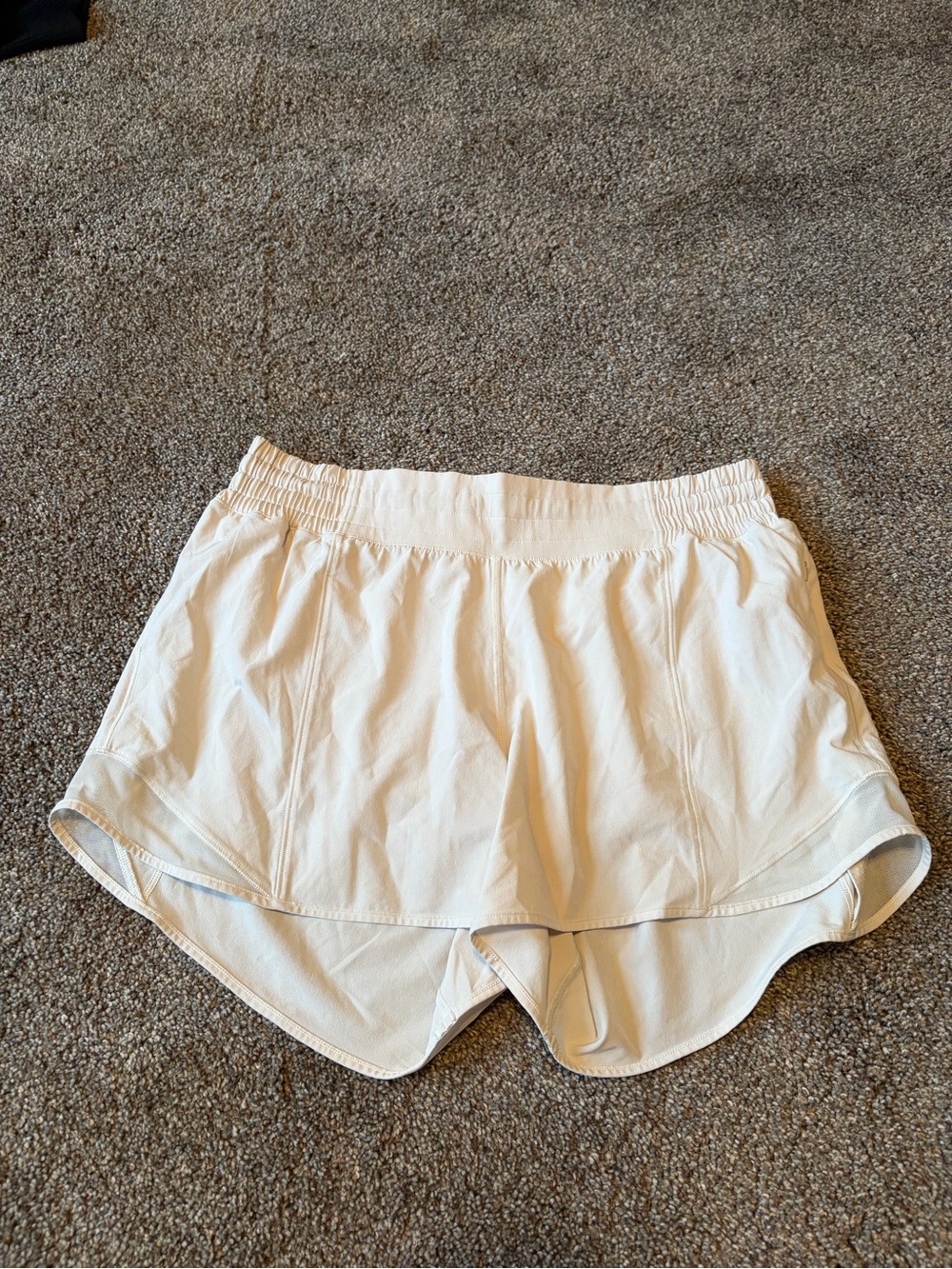 lululemon shorty Hot 4inch Lined Shorts